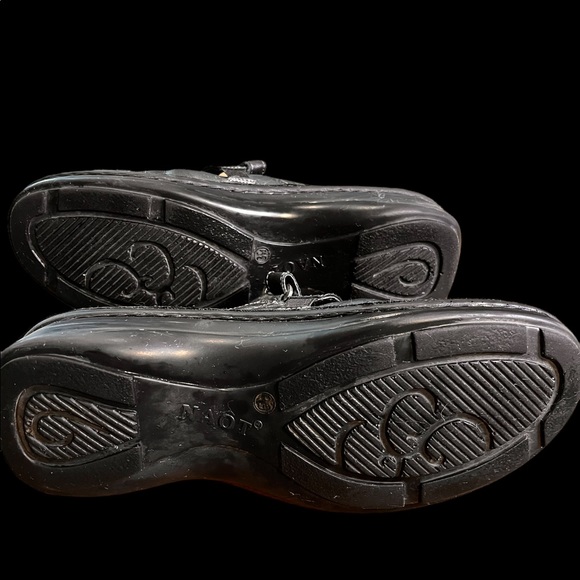 Naot MaryJanes Grey Metallic WMNS EU39 - Picture 4 of 6